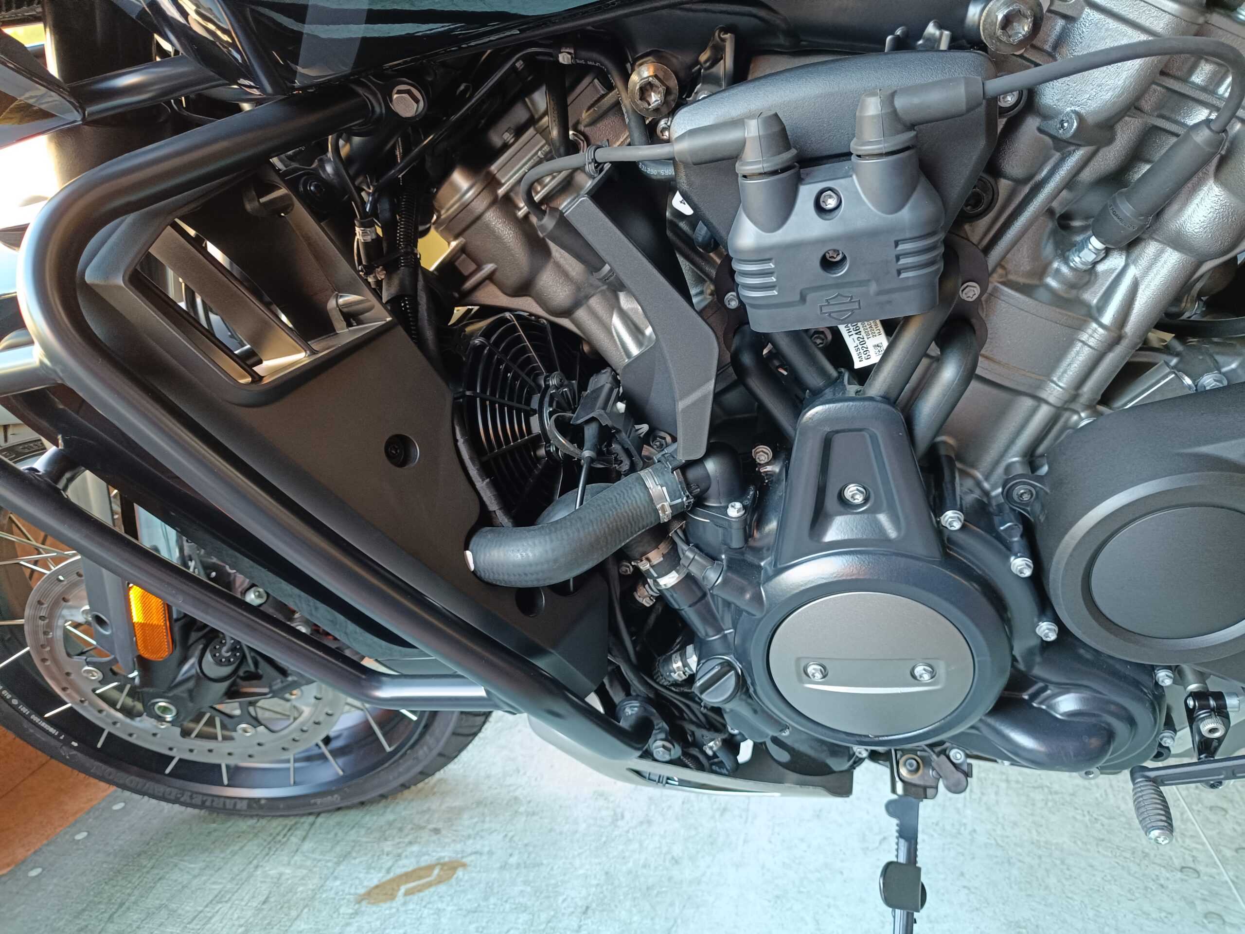 Pan America 1250 S Vivid Black - Imagen 2