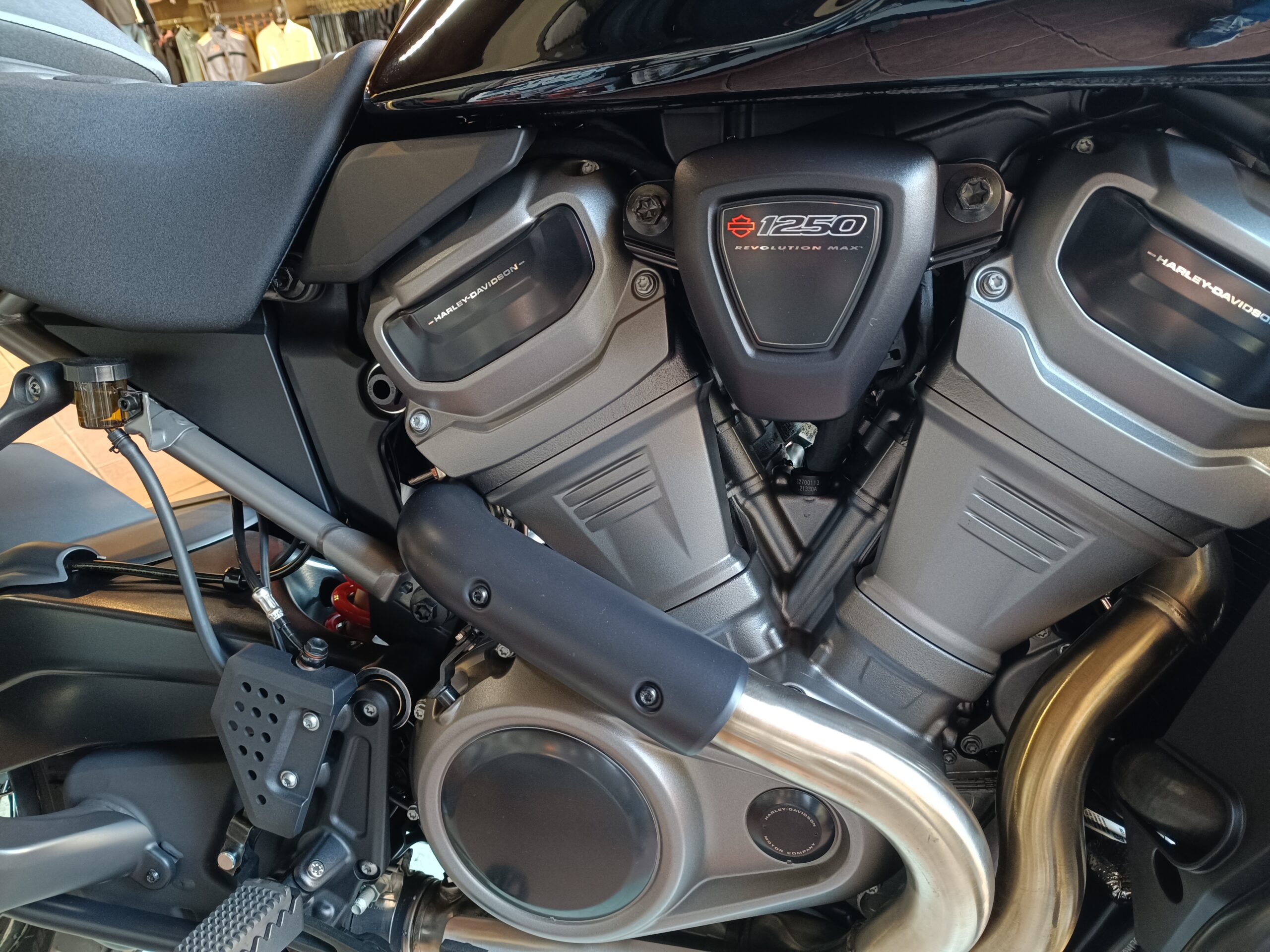 Pan America 1250 S Vivid Black - Imagen 8
