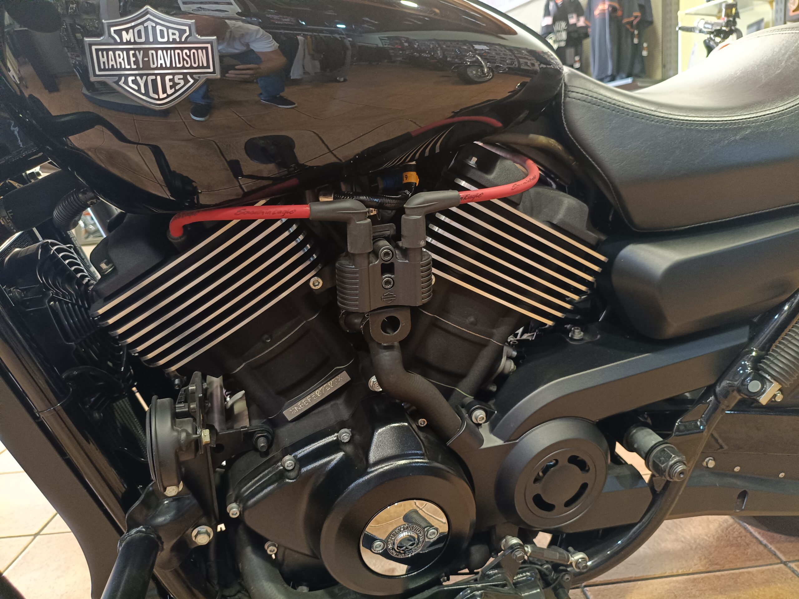 STREET 750 Black - Imagen 4