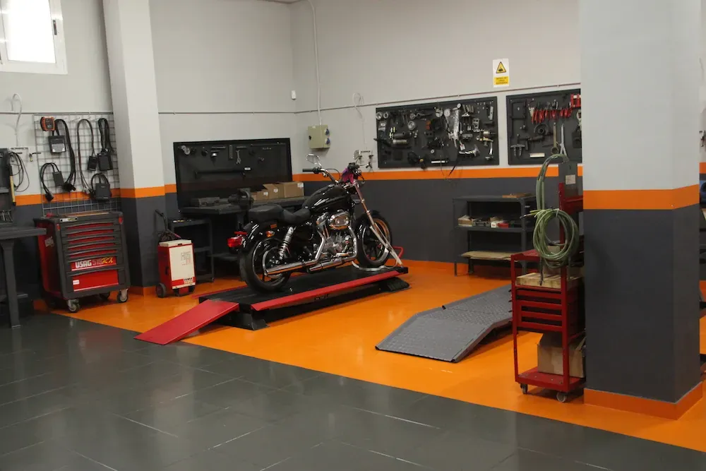 Instalaciones del taller Touring Almería