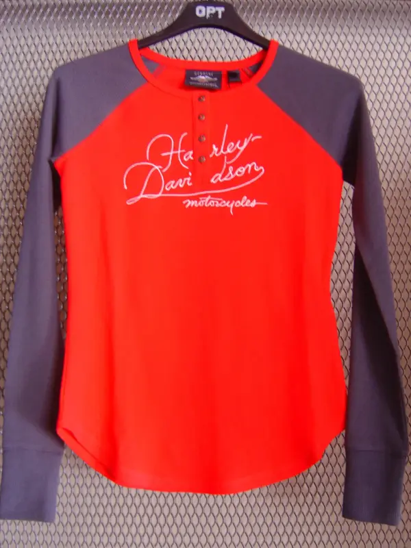 Jersey fino Henley-World Famous Red